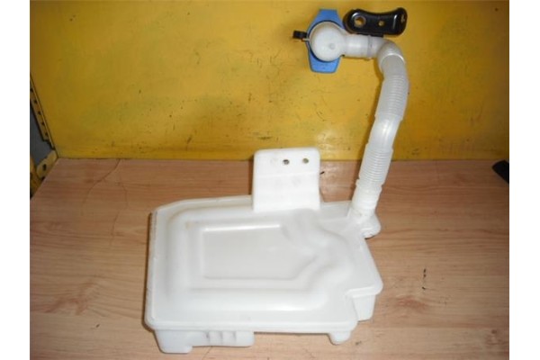 Recambio de deposito limpiaparabrisas para seat leon (1p1) 1.4 tsi referencia OEM IAM 1K0955453   Recambio de deposito limpiaparabrisas para seat leon (1p1) 1.4 tsi referencia OEM IAM 1K0955453