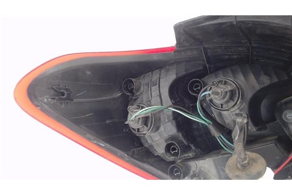 Recambio de piloto trasero derecho para mitsubishi space star (a00) 1.2 motion referencia OEM IAM 8330A780  