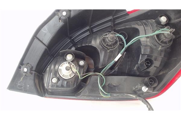 Recambio de piloto trasero izquierdo para mitsubishi space star (a00) 1.2 motion referencia OEM IAM 8330A781  