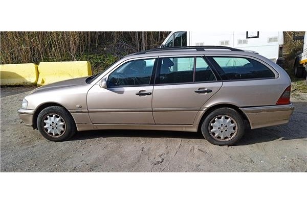 mercedes-benz clase c (bm 202) familiar del año 2000
