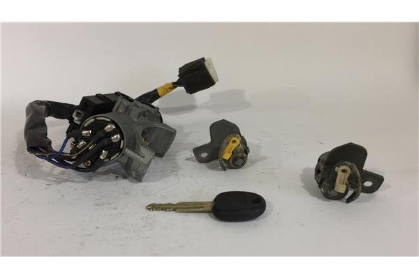 Recambio de llave para hyundai accent sedán (lc) 1.3 referencia OEM IAM 9544025050  