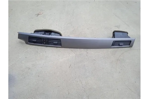 Recambio de embellecedor salpicadero para bmw serie 5 touring (e61) 3.0 530d referencia OEM IAM 51457129233  