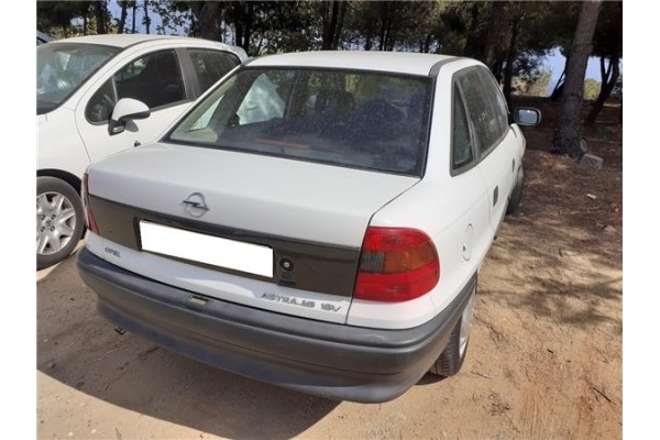 opel astra f berlina del año 1996
