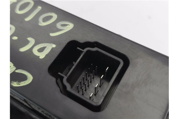 Recambio de mando elevalunas delantero izquierdo para kia carnival 2.9 crdi referencia OEM IAM 935704D320OT  