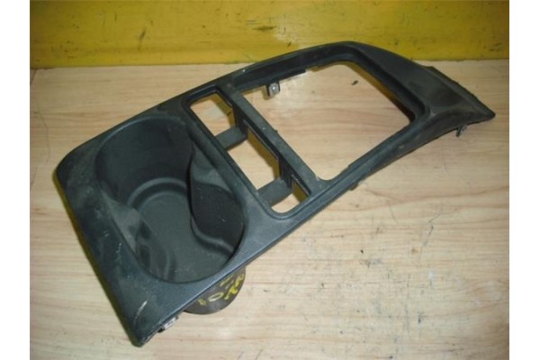 Recambio de consola para seat ibiza berlina (6j5) 1.4 referencia OEM IAM 6J0858331  