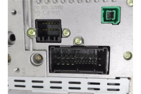 Recambio de pantalla para kia carnival 2.9 crdi referencia OEM IAM LAN8660EK  
