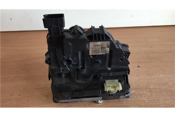 Recambio de cierre electromagnetico delantero derecho para opel corsa d 1.2 cosmo referencia OEM IAM 13258274 0325407955 