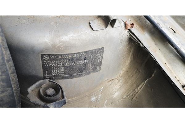 volkswagen bora berlina (1j2) del año 1999