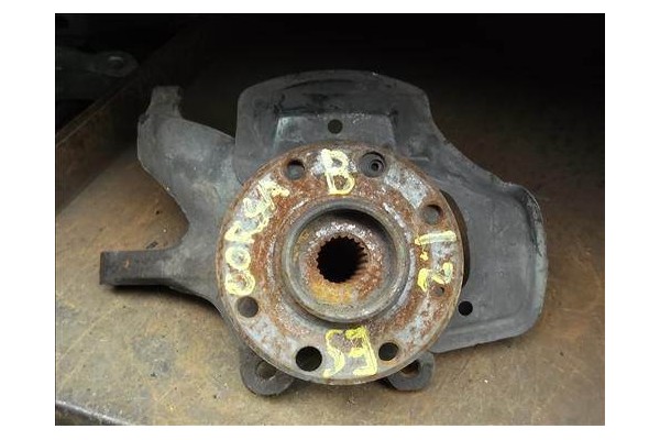 Recambio de mangueta delantero izquierda para opel corsa b (1993) 1.2 i referencia OEM IAM   