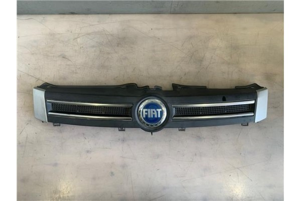 Recambio de rejilla capo para fiat ii panda (169) 1.2 referencia OEM IAM 735363582 735363745 
