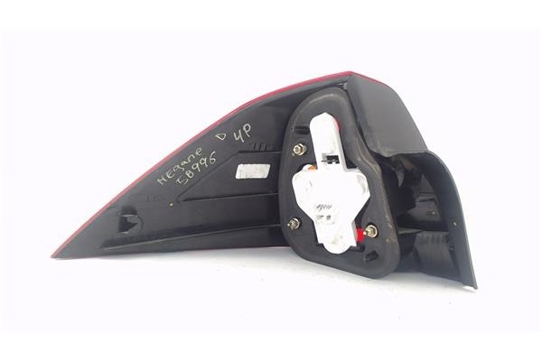 Recambio de piloto trasero derecho para renault megane ii classic berlina 2.0 expression referencia OEM IAM 8200142681  