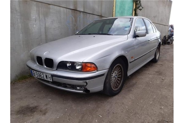 bmw serie 5 berlina (e39)(1995) del año 