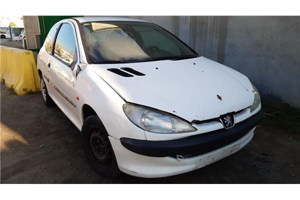 peugeot 206 berlina (1998) del año 