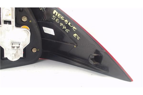 Recambio de piloto trasero izquierdo para renault megane ii classic berlina 2.0 expression referencia OEM IAM 8200142682  