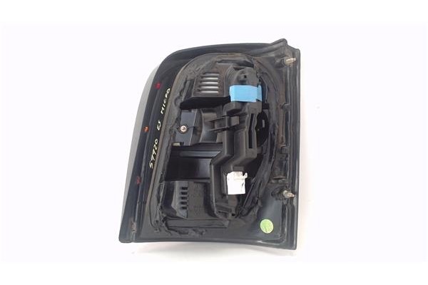 Recambio de piloto trasero izquierdo para nissan micra (k11) 1.3 i 16v referencia OEM IAM B65555F301  
