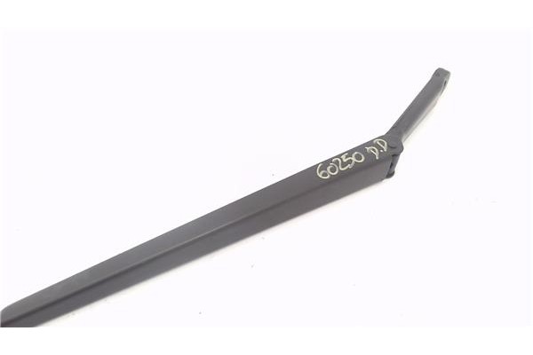 Recambio de brazo limpiaparabrisas delantero derecho para ford focus (daw, dbw) 1.8 tdci referencia OEM IAM 1064742 XS4117526BC 