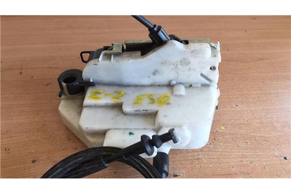 Recambio de cierre electromagnetico delantero izquierdo para citroen c2 1.4 vtr referencia OEM IAM 52187680 2029G1 