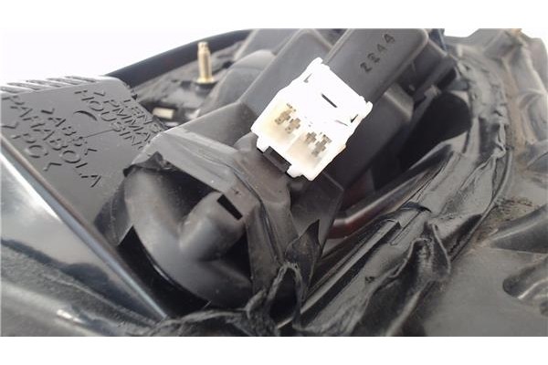 Recambio de piloto trasero izquierdo para nissan micra (k11) 1.3 i 16v referencia OEM IAM B65555F301  