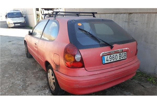toyota corolla (e11) del año 2001