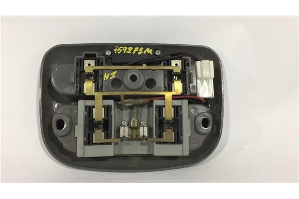 Recambio de luz interior techo para hyundai h-1 starex 2.5 crdi referencia OEM IAM 928004A100  