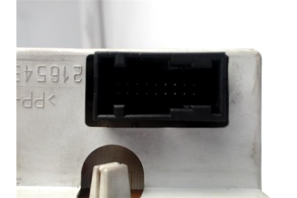 Recambio de reloj horario para citroen c3 1.4 hdi referencia OEM IAM 9647409477  