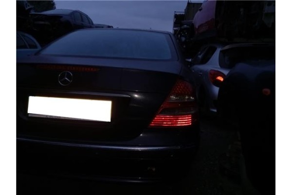 mercedes-benz clase e (bm 211) berlina del año 2004