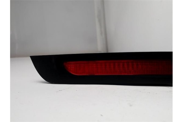 Recambio de luz central de freno para citroen c3 1.4 hdi referencia OEM IAM 9638523480 89028538 