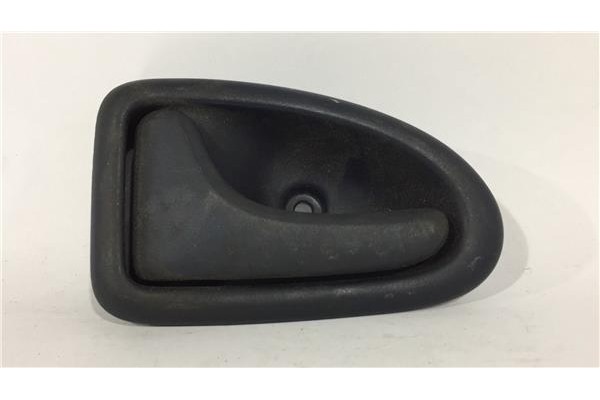 Recambio de manilla int. puerta trasero izquierda para renault clio ii (xbo) 1.4 75cv referencia OEM IAM 8200028995  