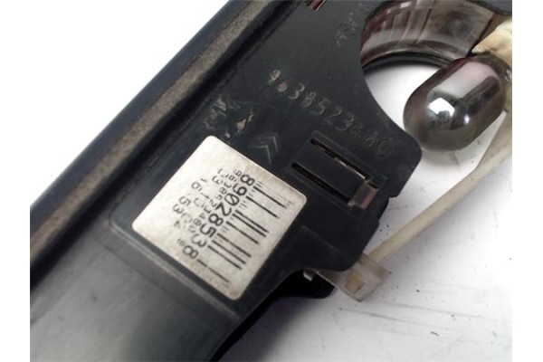 Recambio de luz central de freno para citroen c3 1.4 hdi referencia OEM IAM 9638523480 89028538 