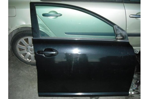 Recambio de puerta delantero derecha para toyota avensis sedán (t25) 1.8 referencia OEM IAM   