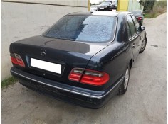 mercedes-benz clase e (bm 210) berlina del año 2000