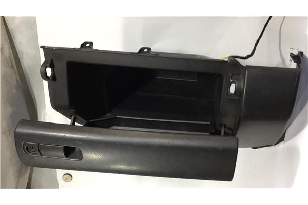 Recambio de guantera salpicadero para mazda 3 berlina (bk) 1.6 referencia OEM IAM BP4K64161  