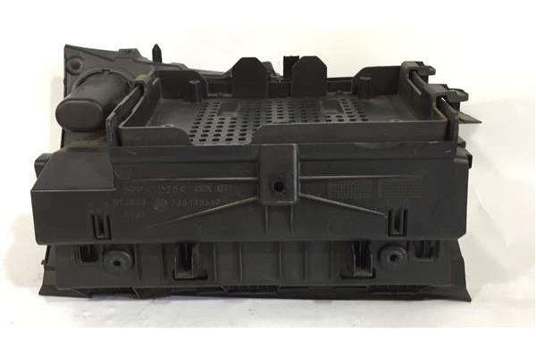Recambio de guantera salpicadero para fiat iii evo punto (199) 1.3 d multijet referencia OEM IAM 735485660  