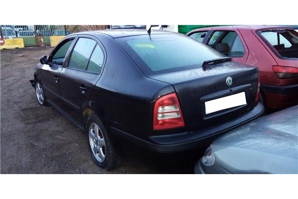 skoda octavia berlina (1u2)(1997) del año 