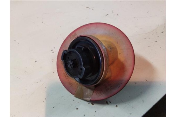 Recambio de tapon combustible para renault clio i fase i / ii (b/c57) 1.1 referencia OEM IAM    Recambio de tapon combustible para renault clio i fase i / ii (b/c57) 1.1 referencia OEM IAM