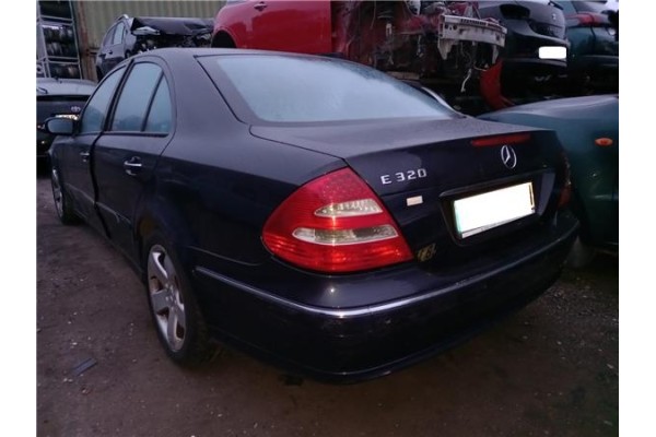 mercedes-benz clase e (bm 211) berlina del año 2004