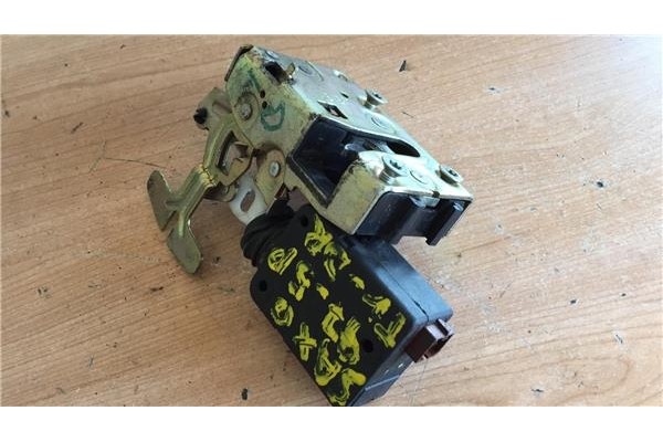 Recambio de cierre electromagnetico trasero derecho para citroen saxo 1.1 sx referencia OEM IAM   