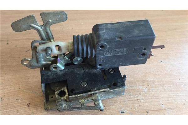 Recambio de cierre electromagnetico trasero derecho para citroen saxo 1.1 sx referencia OEM IAM   