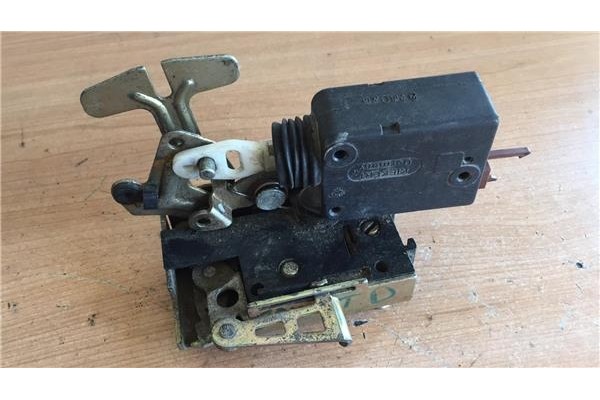 Recambio de cierre electromagnetico trasero derecho para citroen saxo 1.1 sx referencia OEM IAM   