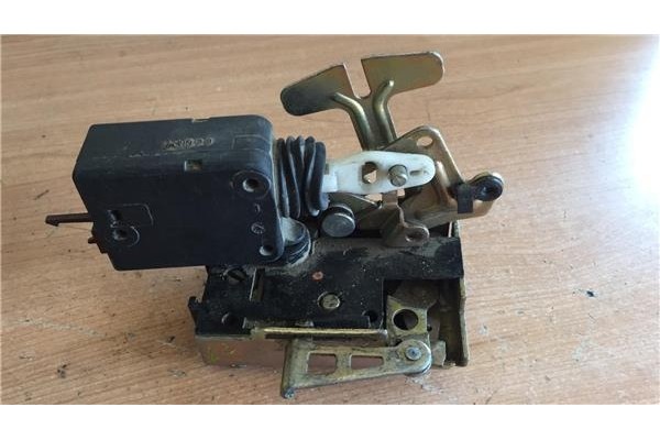 Recambio de cierre electromagnetico trasero izquierdo para citroen saxo 1.1 sx referencia OEM IAM   