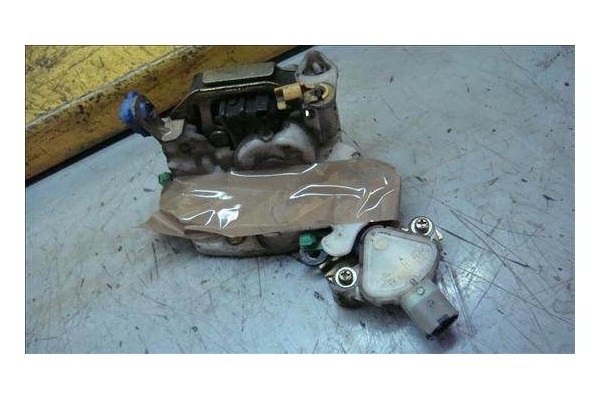 Recambio de cierre electromagnetico delantero izquierdo para nissan terrano ii (r20) 2.7 td 4wd referencia OEM IAM 805030F075  