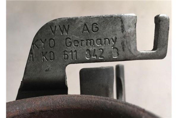 Recambio de mangueta delantero derecha para volkswagen golf v (1k1) referencia OEM IAM 1K0611842B  