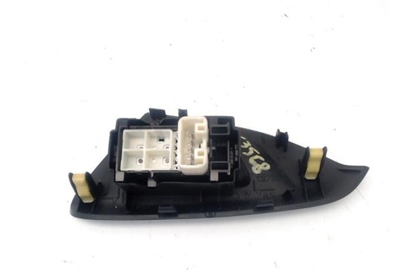 Recambio de botonera puerta delantero derecha para citroen c1 1.2 feel referencia OEM IAM B001019380 B000848280 