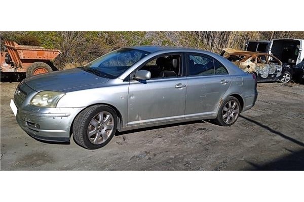 toyota avensis berlina (t22) del año 2004