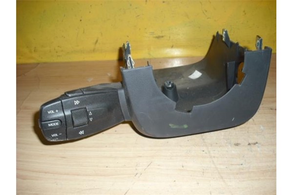 Recambio de embellecedor columna direccion para seat ibiza berlina (6j5) 1.6 tdi referencia OEM IAM 6J0858559A4W4   Recambio de embellecedor columna direccion para seat ibiza berlina (6j5) 1.6 tdi referencia OEM IAM 6J0858559A4W4