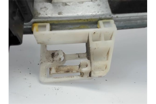 Recambio de mecanismo elevalunas trasero izquierdo para renault megane ii berlina 5p referencia OEM IAM   