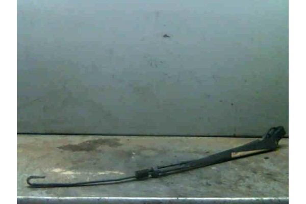 Recambio de brazo limpiaparabrisas delantero para kia pregio furgón (tb) 2.7 d referencia OEM IAM   