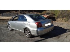toyota avensis berlina (t22) del año 2004