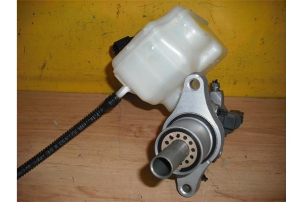 Recambio de bomba freno para seat leon (1p1) 1.2 reference referencia OEM IAM W2430 JT8 