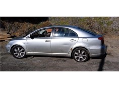 toyota avensis berlina (t22) del año 2004